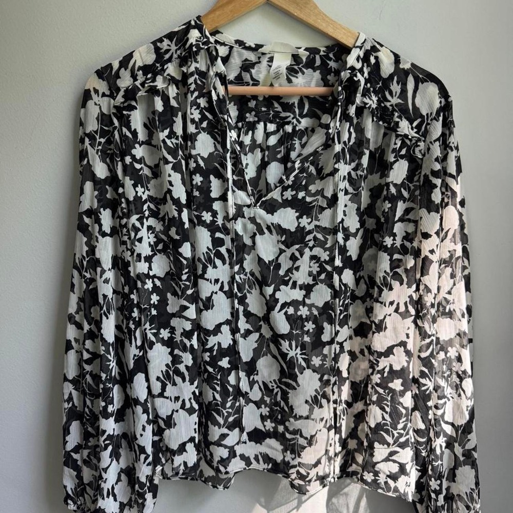 H&M Women's Black and white floral blouse with tie front detail, size S